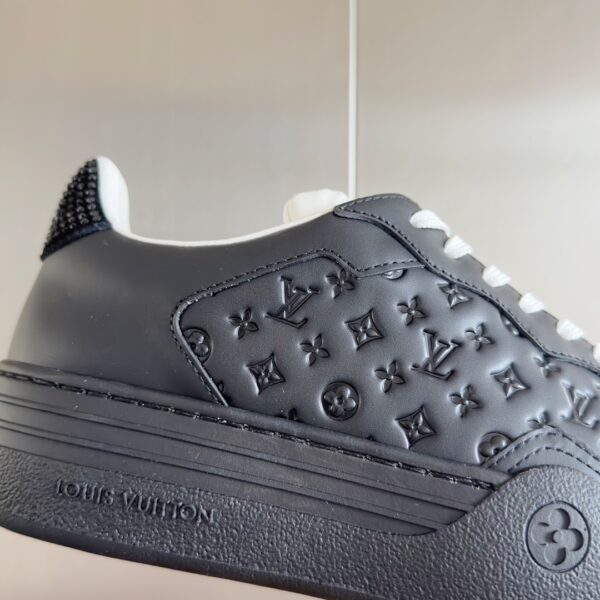 LV GROOVY the Year of the Loong Restricted Sneakers - Image 7
