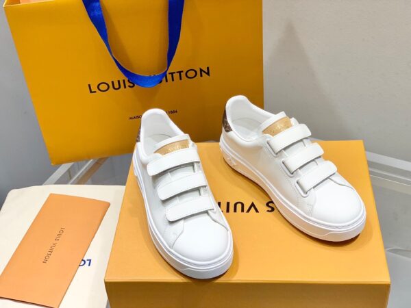 LV pendant buckle thick soled white shoes - Image 3