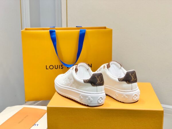 LV pendant buckle thick soled white shoes - Image 7