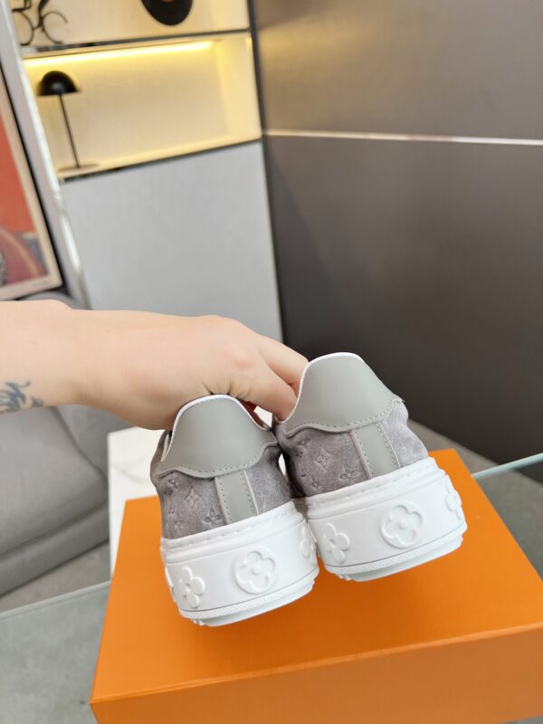 LV Charlie sneakers - Image 8