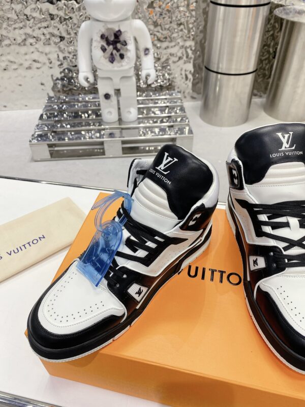 Louis*Vuitto* LV Traine shoe - Image 4