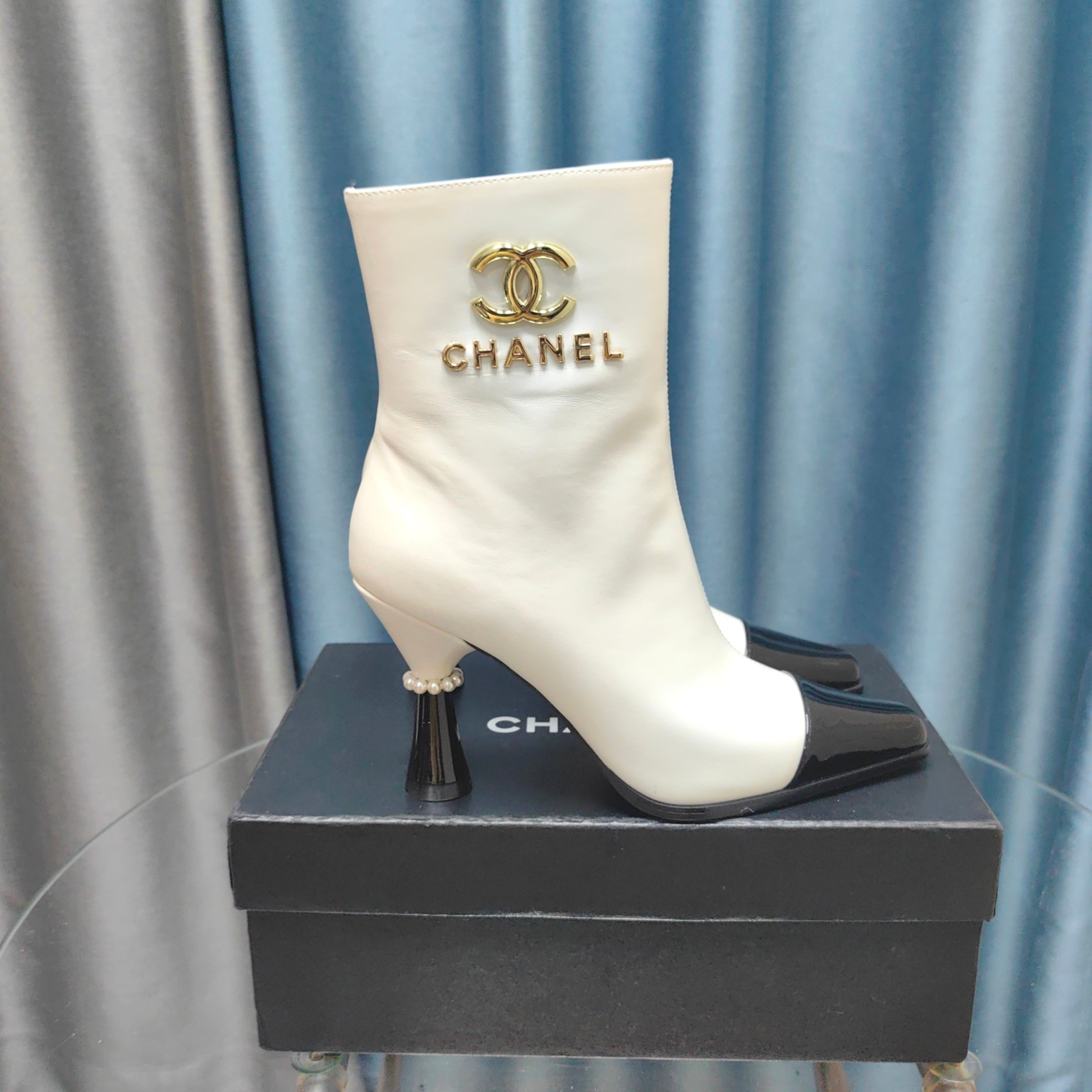 CHANEL autumn and winter styles boots - Image 3