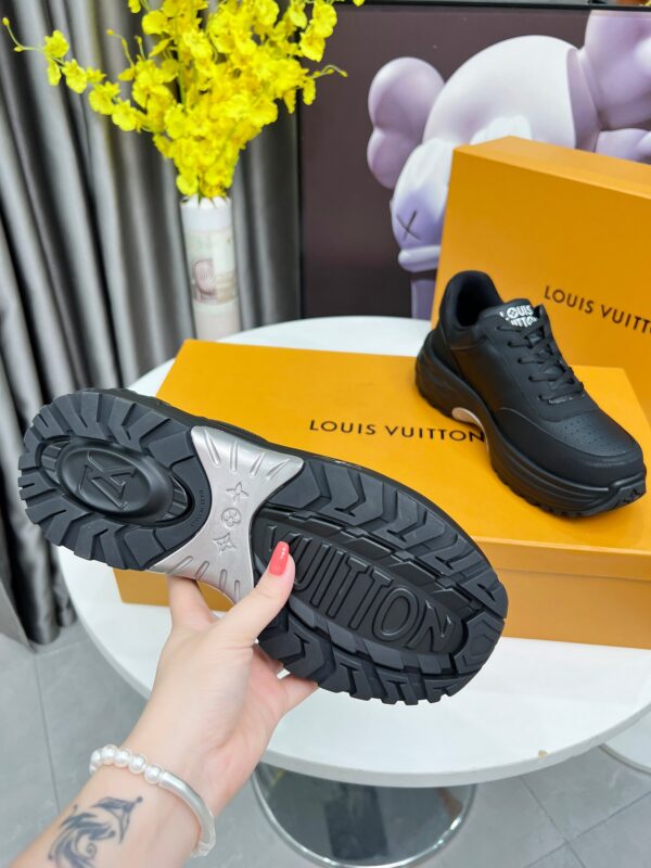 LV retro sneakers - Image 3