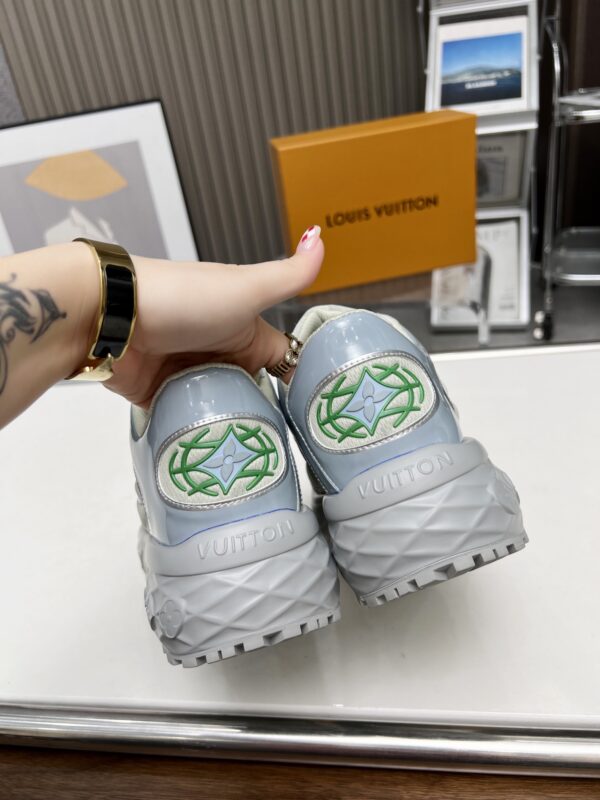LV Discovery Lace UP sneakers - Image 5