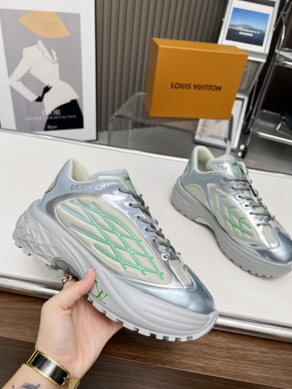 LV Discovery Lace UP sneakers - Image 6