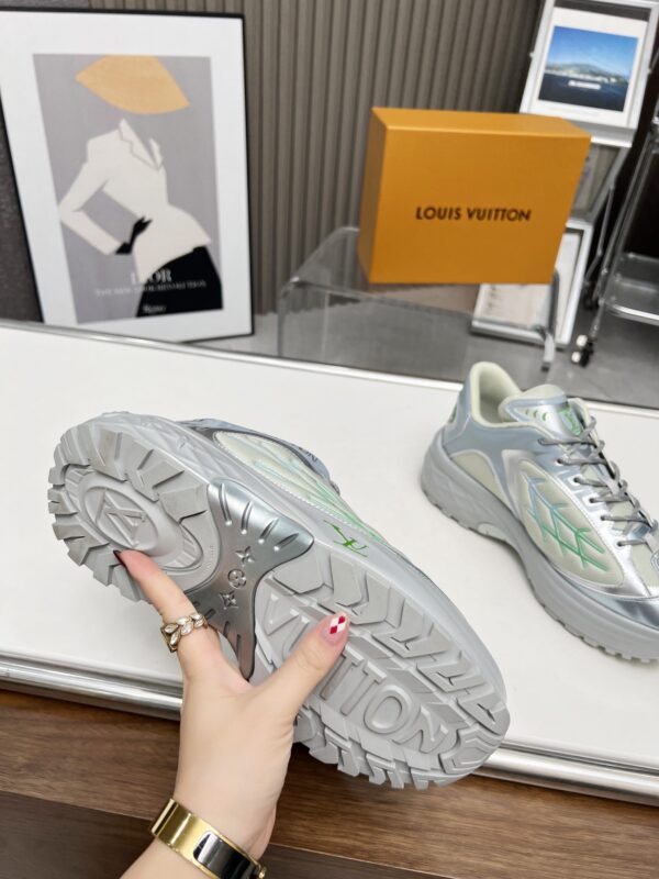 LV Discovery Lace UP sneakers - Image 8