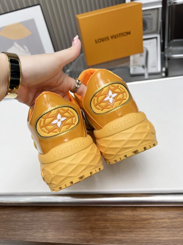 LV Discovery Lace UP sneakers - Image 3