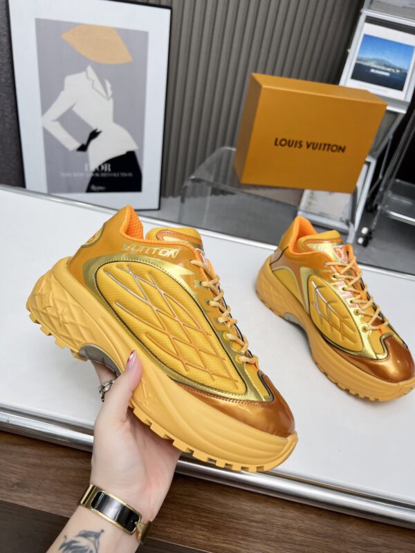 LV Discovery Lace UP sneakers - Image 4