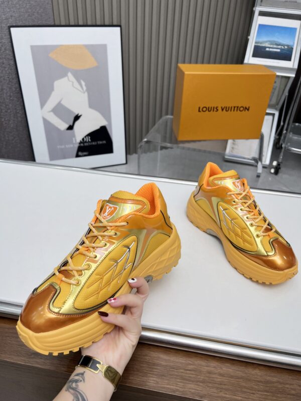 LV Discovery Lace UP sneakers - Image 5