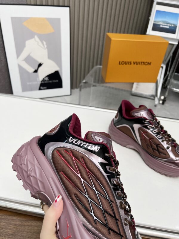 LV Discovery Lace UP sneakers - Image 2