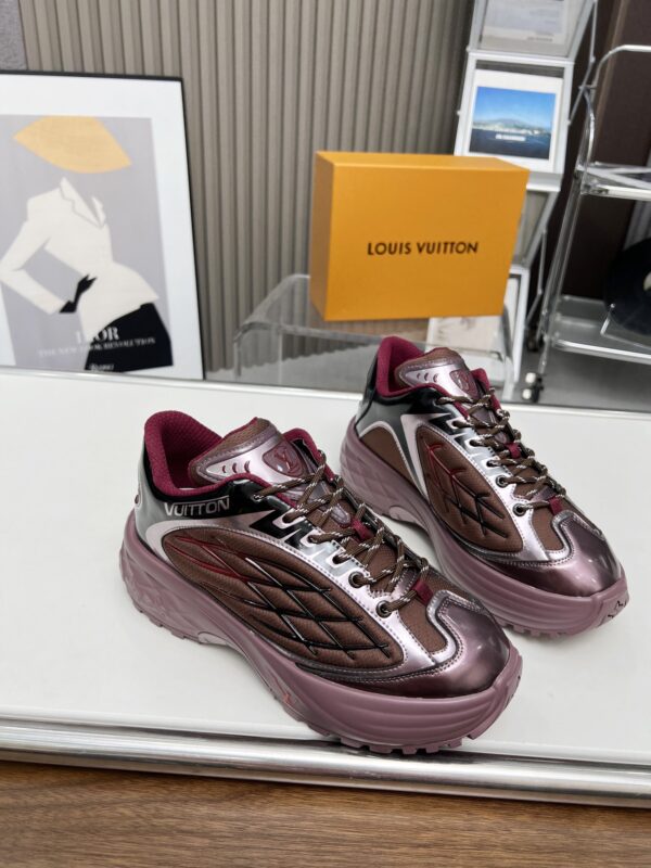 LV Discovery Lace UP sneakers