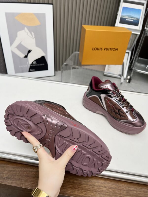 LV Discovery Lace UP sneakers - Image 7