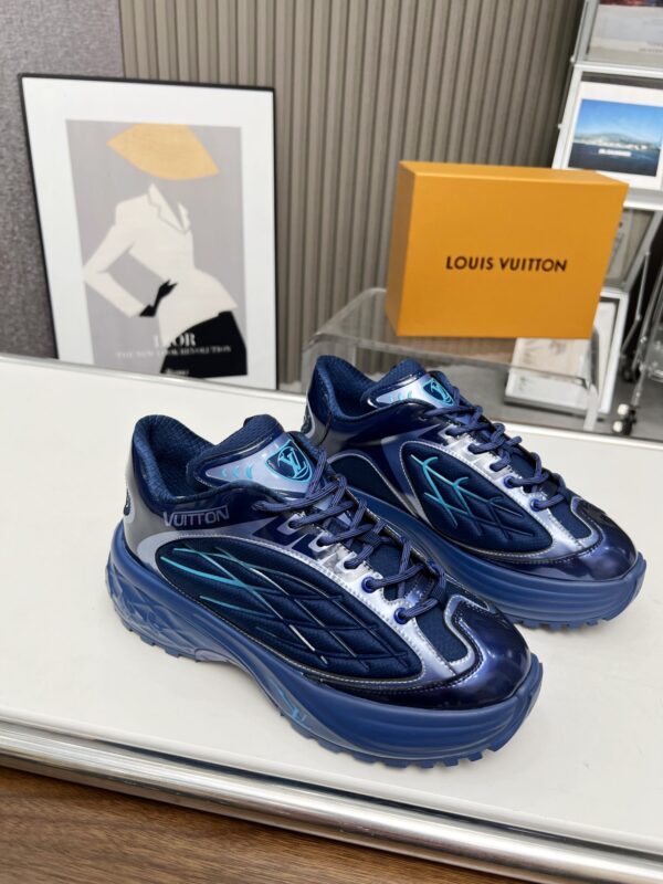 LV Discovery Lace UP sneakers