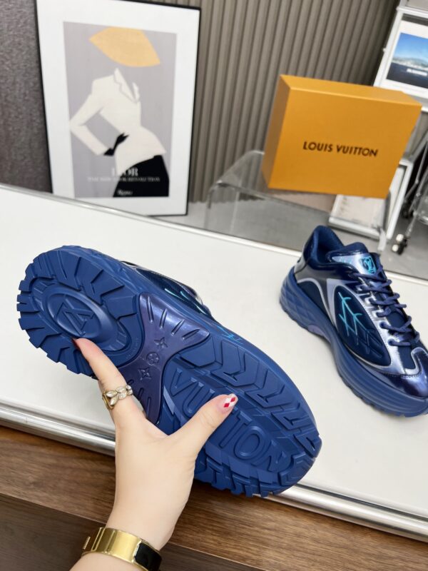 LV Discovery Lace UP sneakers - Image 8
