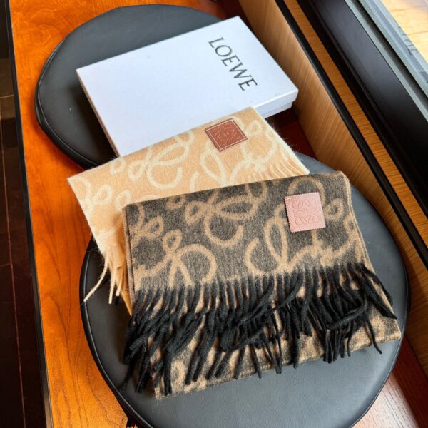LOEWE scarf - Image 8