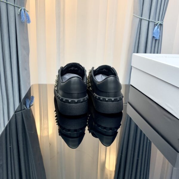 𝑉𝐴𝐿𝐸𝑁𝑇𝐼𝑁𝑂 rivet sneakers - Image 7