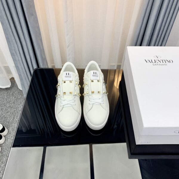 𝑉𝐴𝐿𝐸𝑁𝑇𝐼𝑁𝑂 rivet sneakers - Image 5