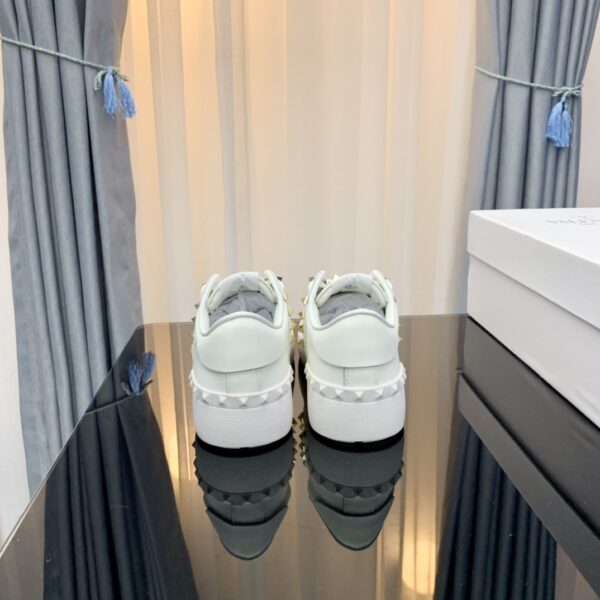 𝑉𝐴𝐿𝐸𝑁𝑇𝐼𝑁𝑂 rivet sneakers - Image 7