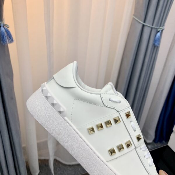 𝑉𝐴𝐿𝐸𝑁𝑇𝐼𝑁𝑂 rivet sneakers - Image 8
