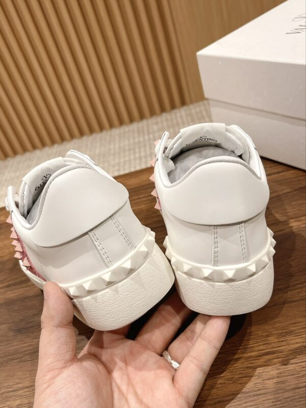 Valentino's new casual white shoes - Image 7