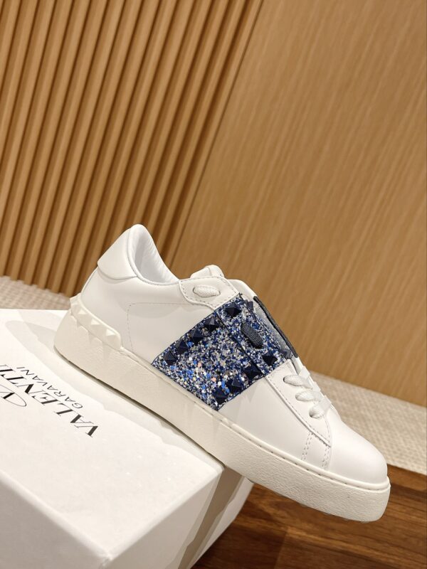 Valentino's new casual white shoes - Image 3