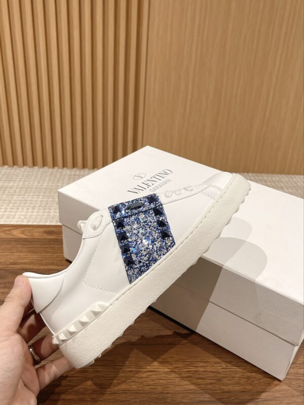 Valentino's new casual white shoes - Image 4