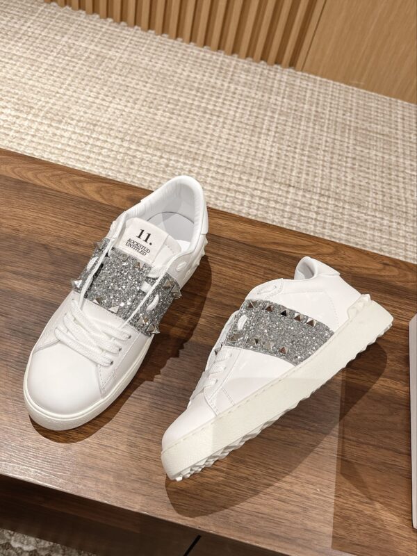 Valentino's new casual white shoes - Image 2