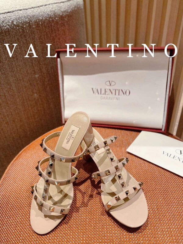 𝑉𝐴𝐿𝐸𝑁𝑇𝐼𝑁𝑂 Classic 'King' high heels