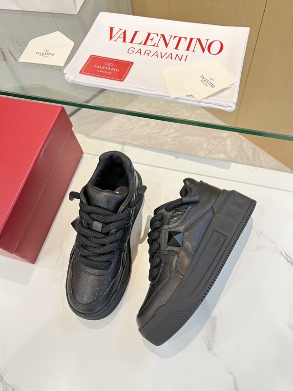 Valentino casual shoes (couple style)
