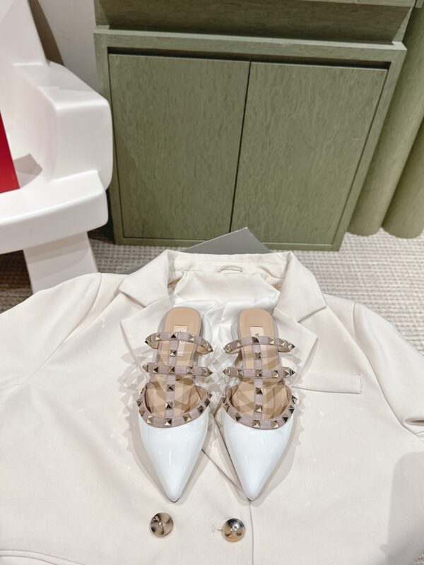 VALENTINO ROCKSTUD Riveted Flat Shoes