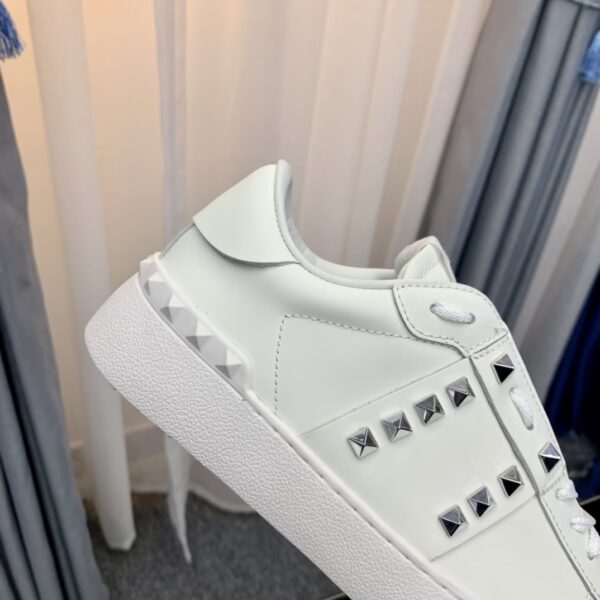 VALENTINO's new letter sports shoes - Image 5