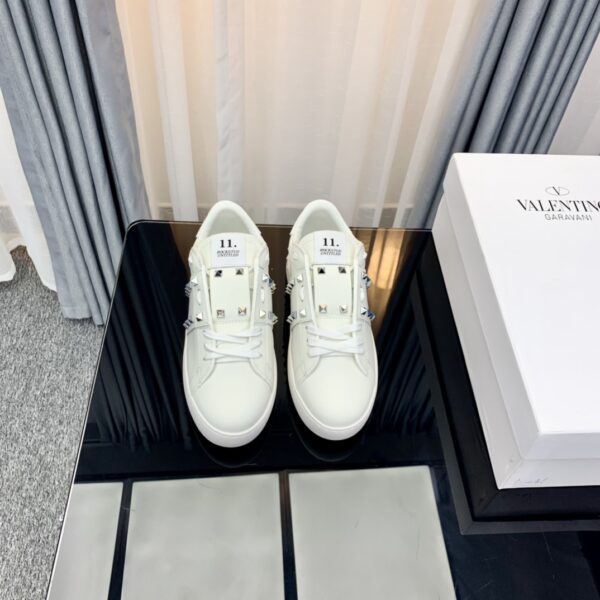 VALENTINO's new letter sports shoes - Image 8