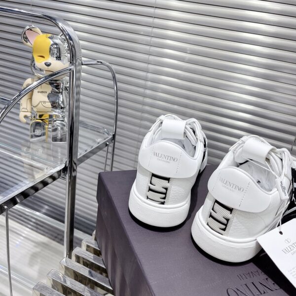 Valentino ONE STUD calf leather strap sports shoes - Image 3