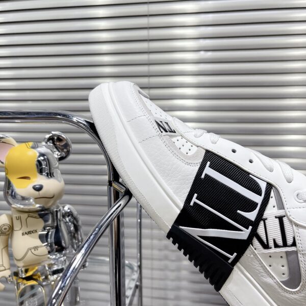 Valentino ONE STUD calf leather strap sports shoes - Image 4