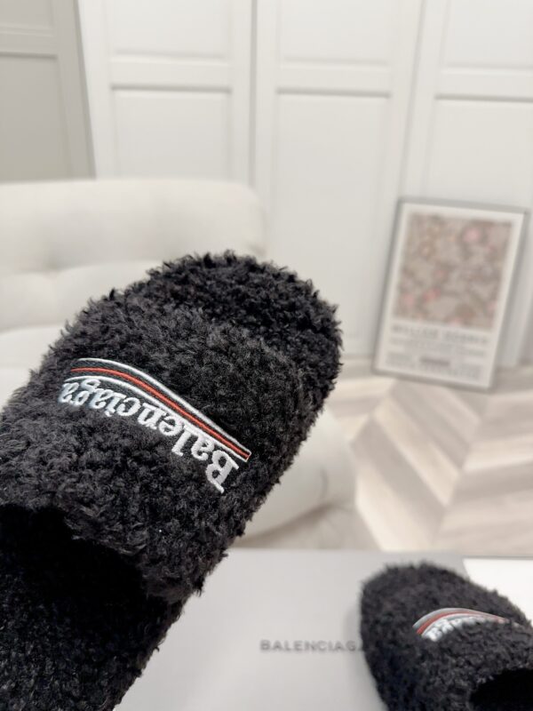 Balenciaga woolen slippers - Image 3