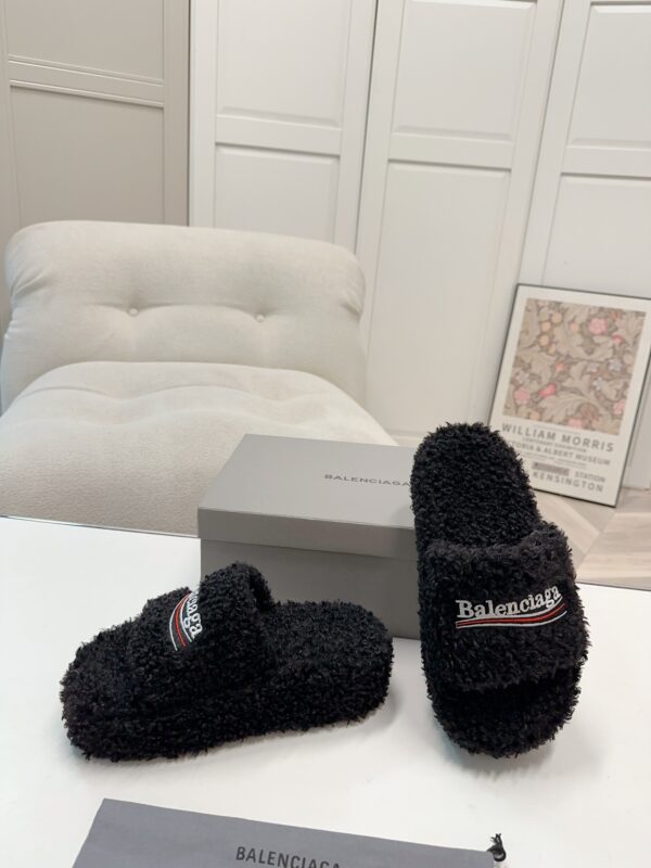 Balenciaga woolen slippers - Image 4