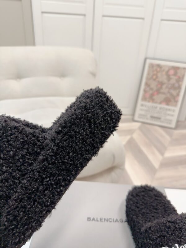 Balenciaga woolen slippers - Image 6