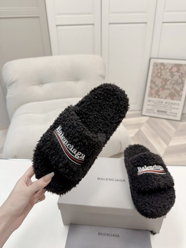Balenciaga woolen slippers - Image 7
