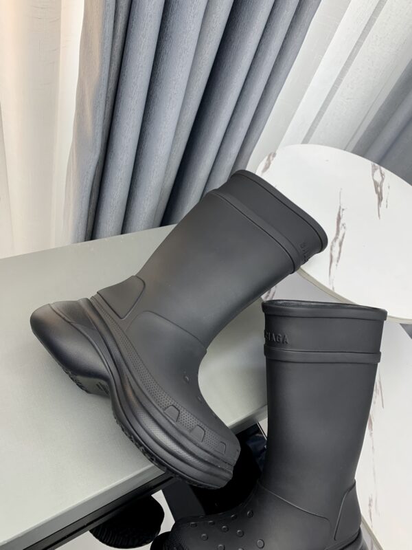 Balenciaga&Crocs Joint New Cave Rain Boots(couple style) - Image 5