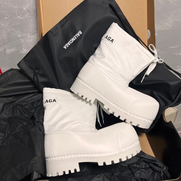 Balenciaga Skiwer snow boots