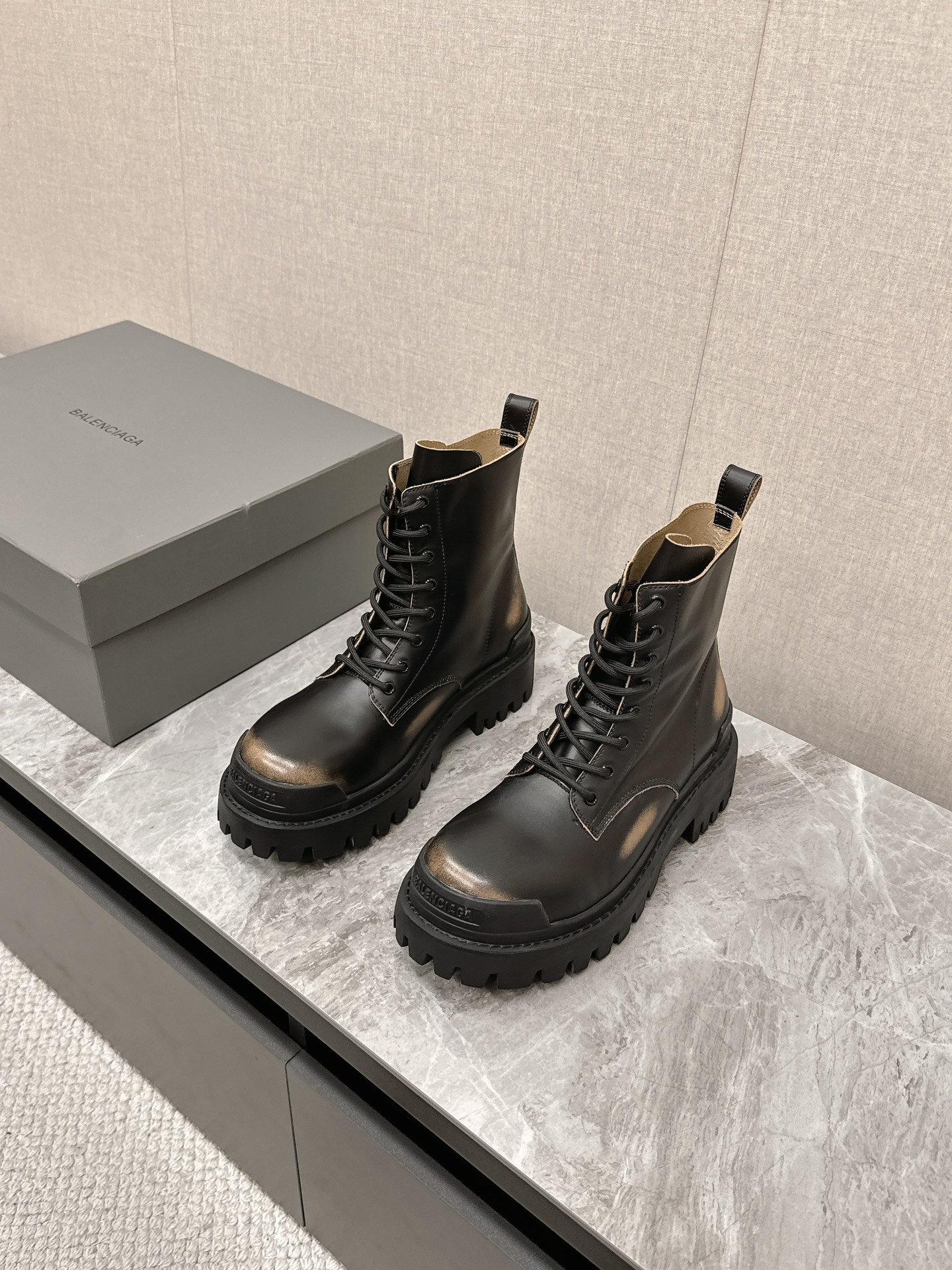 Balenciaga high top shoes (couple style)