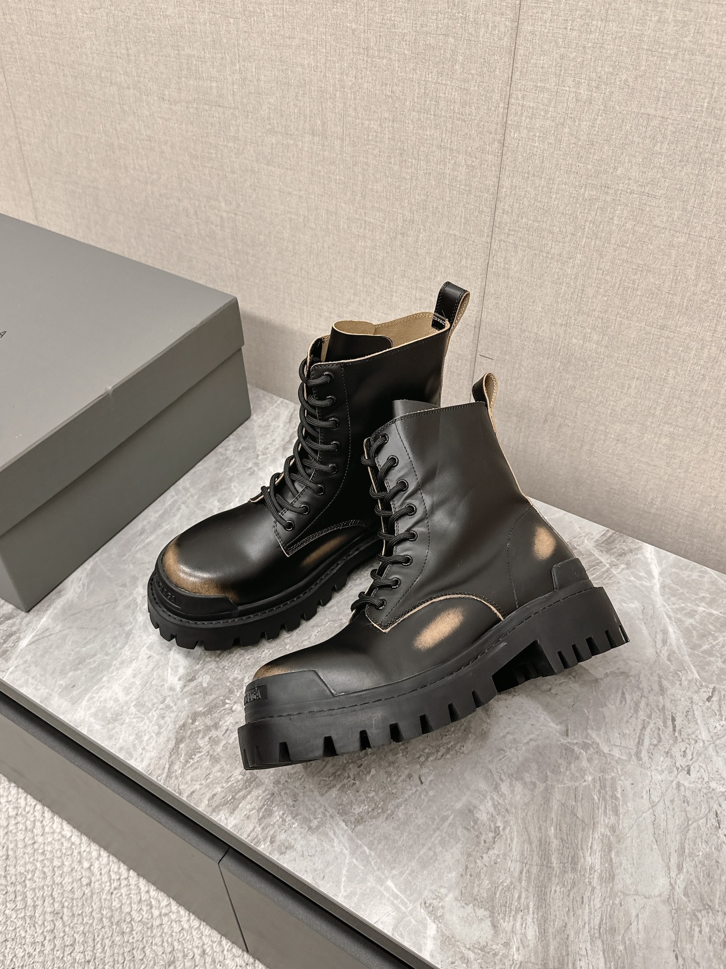 Balenciaga high top shoes (couple style) - Image 3