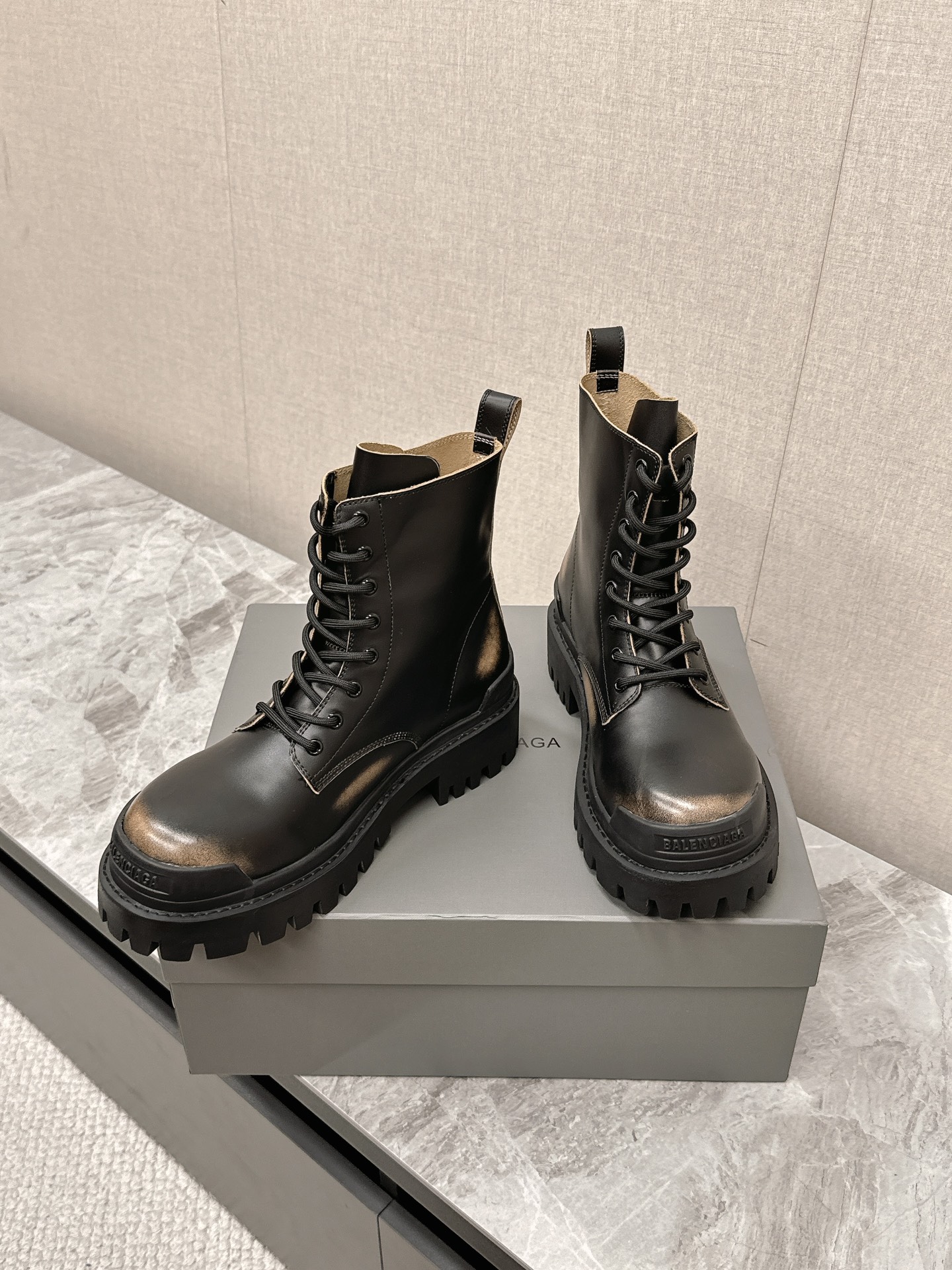 Balenciaga high top shoes (couple style) - Image 4