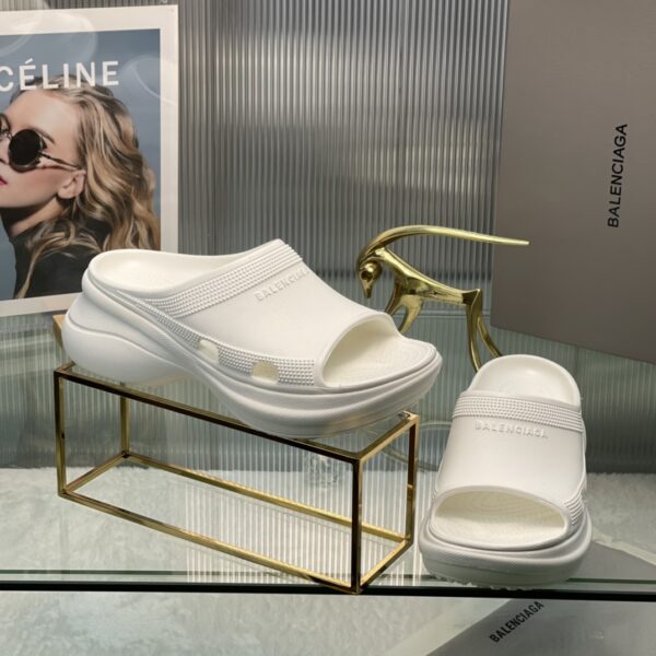 Balenciaga's latest cave slippers - Image 2