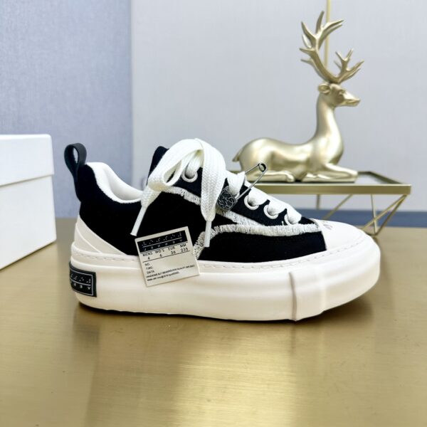 BALENCIAGA Retro Casual Sneakers