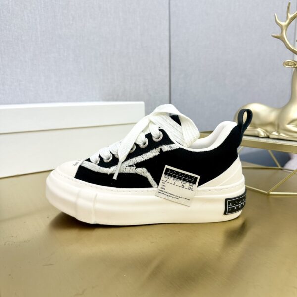 BALENCIAGA Retro Casual Sneakers - Image 2