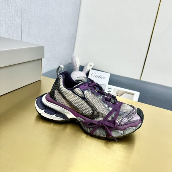 BALENCIAGA Retro Casual Sneakers