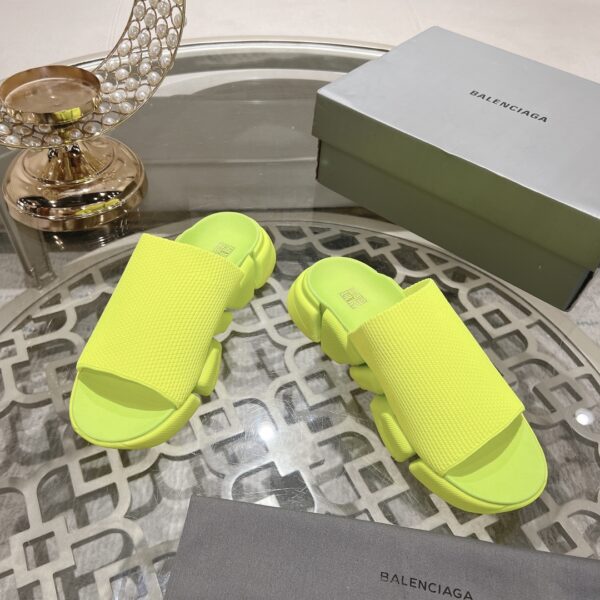 Balenciaga Speed 2.0 Slippers