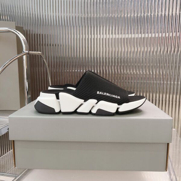 Balenciaga Speed 2.0 Slippers
