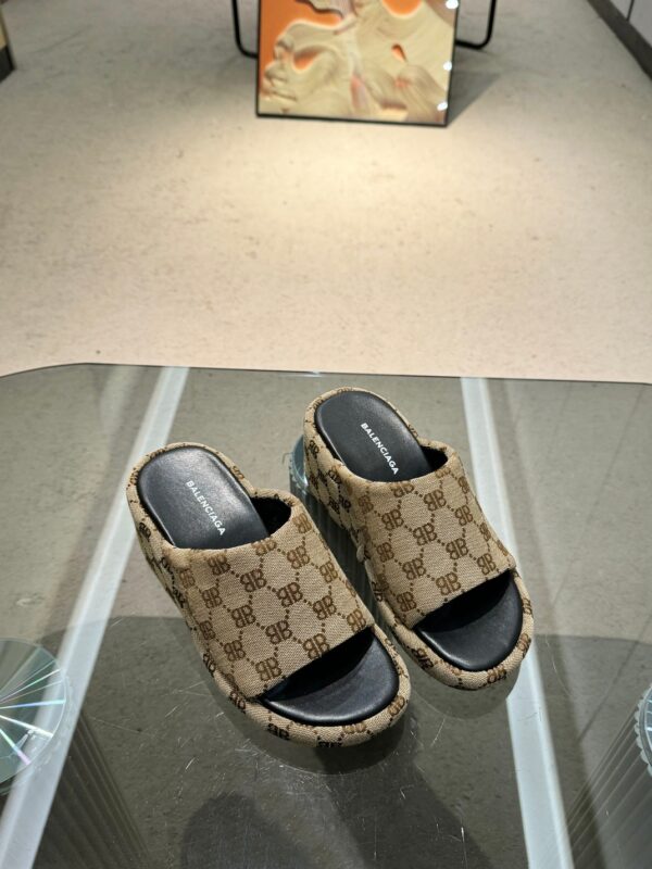 Balenciaga Thick soled Slippers - Image 5